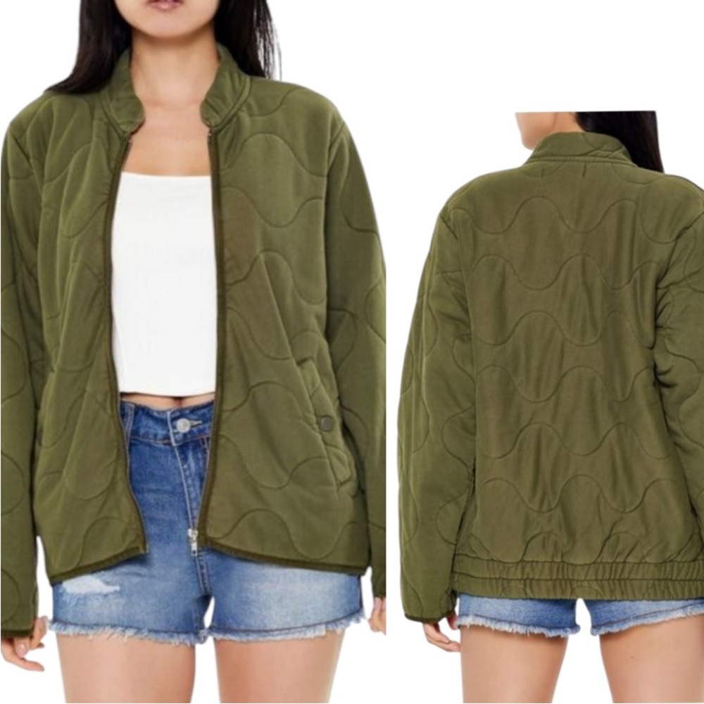 💚 FOREVER 21 OLIVE 🫒 GREEN QUILTED DOLMAN JACKET